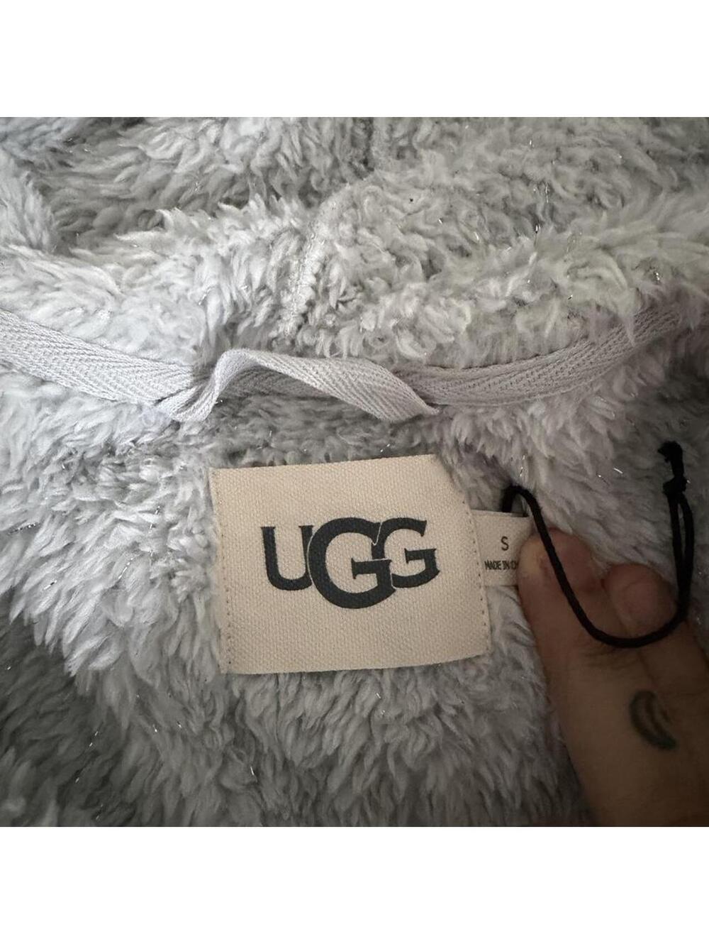 Sparkly Ugg Robe - Picture 4 of 4